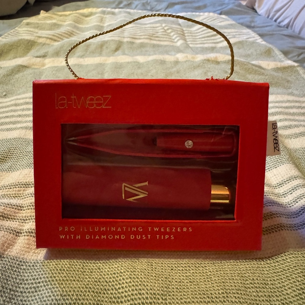 La-Tweez Gold Pro Illuminating Tweezers + Diamond Dust Tips - Picture 5 of 14